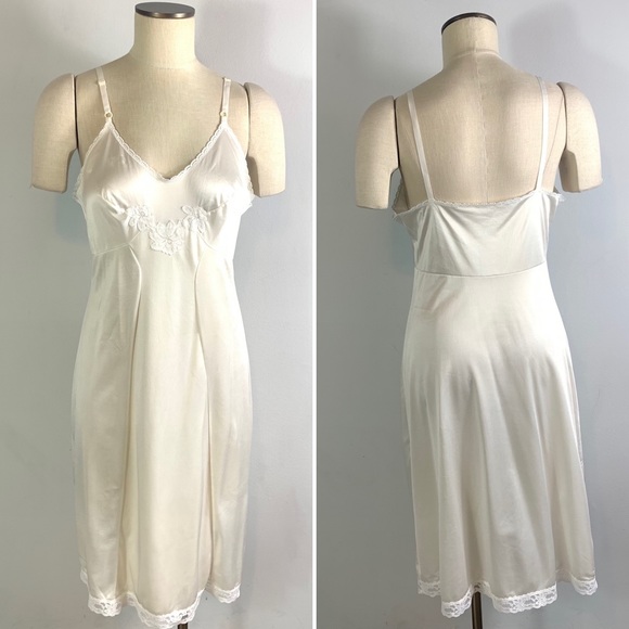Vintage Intimates & Sleepwear Vintage Floral Detail White Full Slip